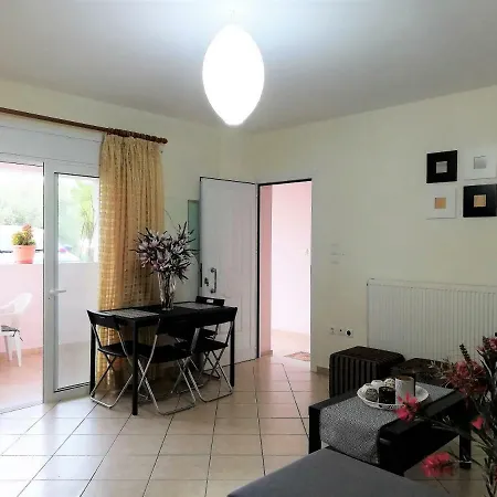 Apartament Lovely 500m From The Beach, Almiri